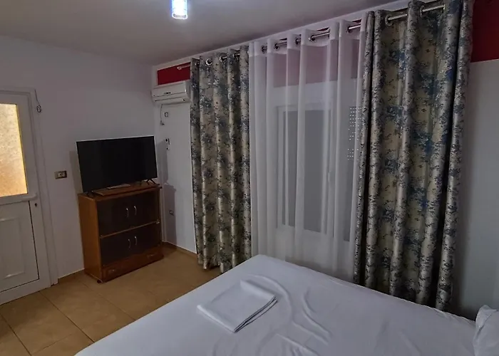 Zisi *