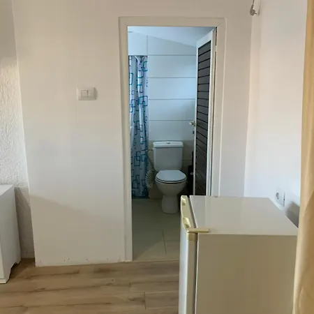 Zisi * Sarande