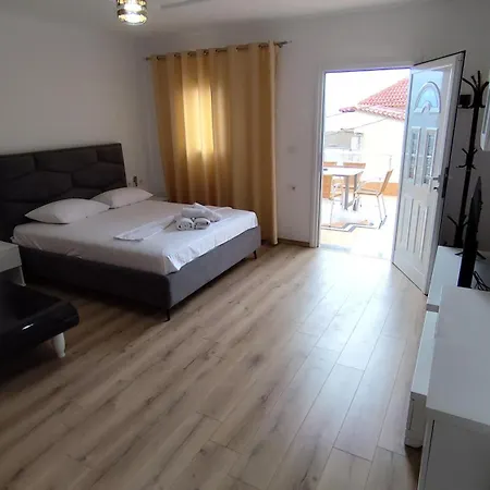 Privatunterkunft Zisi *