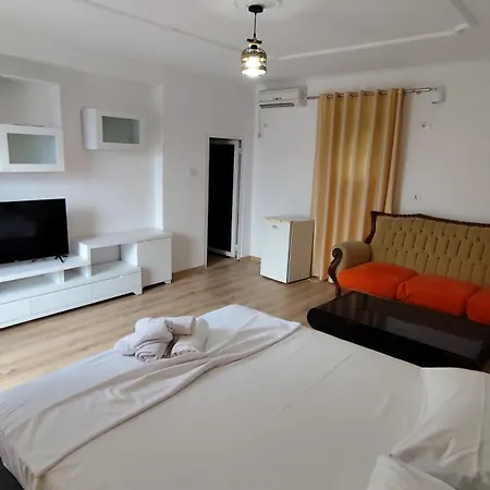 Zisi Sarandë
