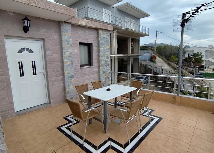 홈스테이 Zisi Sarandë